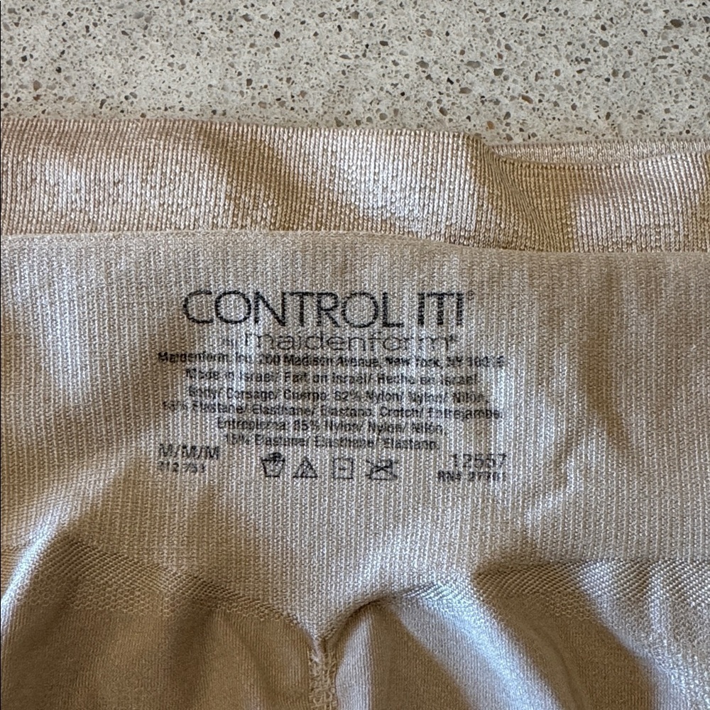 Maidenform Control Top Shape wear Size Medium - Picture 3 of 3